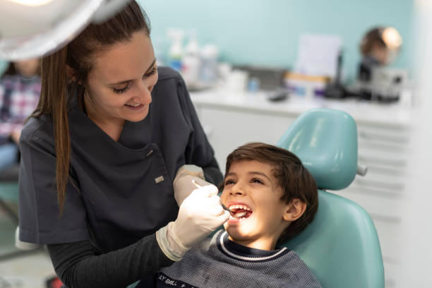 Best Emergency Tooth Extraction in Lake Bluff, IL